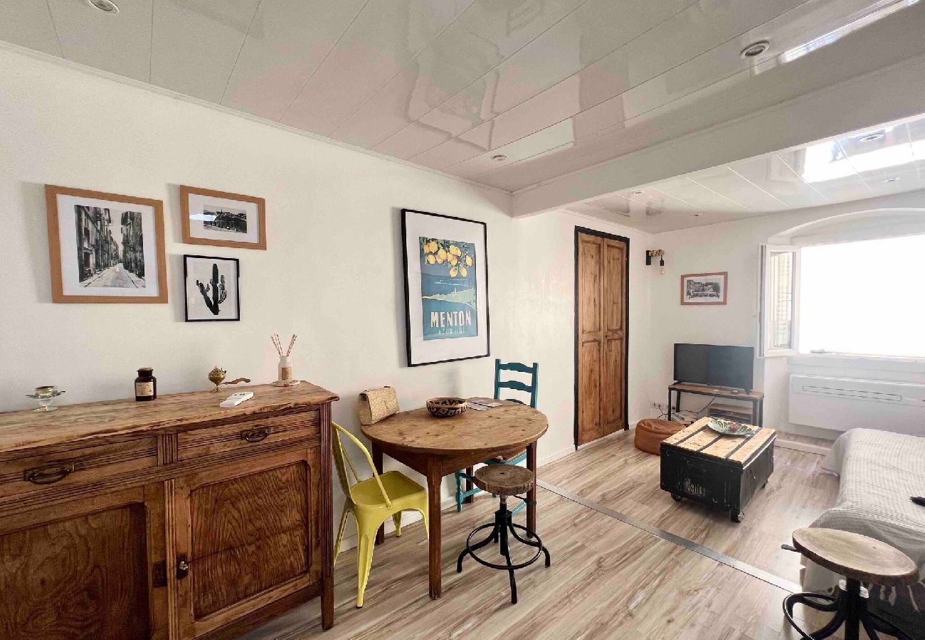 Studio in Menton - Old City Studio by the beach #32
