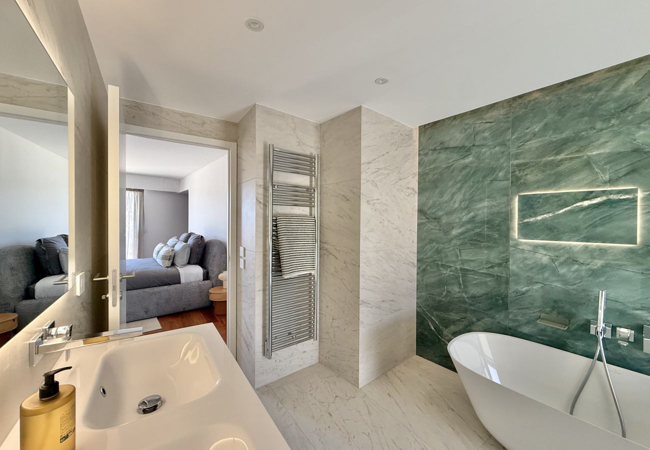 Appartement à Roquebrune-Cap-Martin - Rooftop 2bedrooms, 2bathrooms Jacuzzi & Sea View #